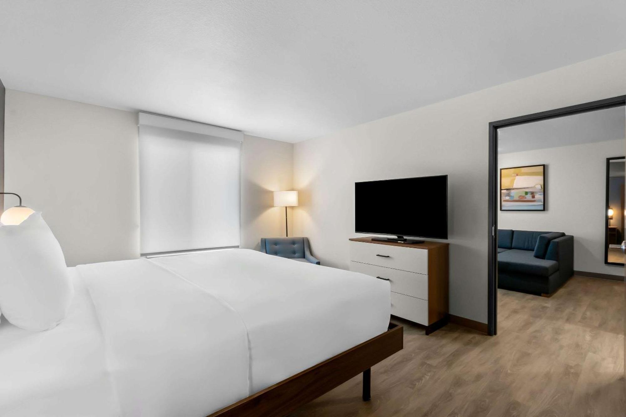 Everhome Suites Glendale Sports Entertainment District Exterior foto
